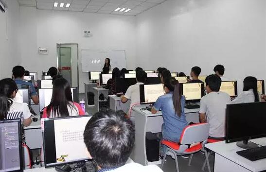 云和数据：时不我待 为想改变命运的有志青年开启一扇门