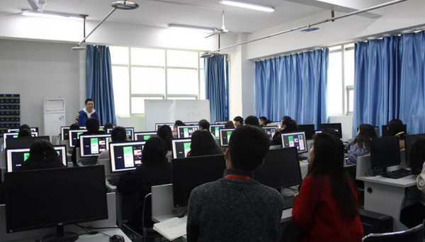 1551665545327857.jpg 配图1 云和数据UI专业和H5专业新班开班.jpg