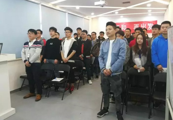 1553566608357009.jpg 配图3 学员宣誓.jpg