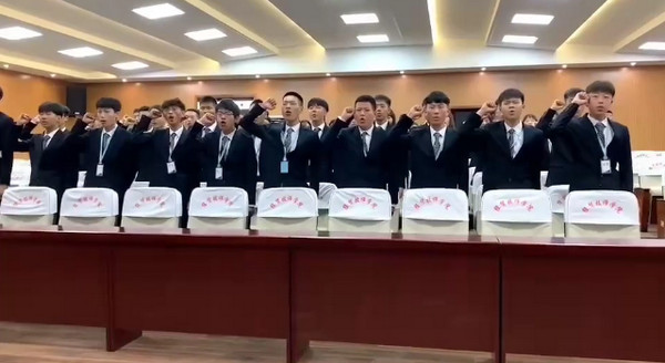 1568603612479057.jpg 配图10 云和数据携手河南经济贸易技师学院联合开办第二届云和国际电商学院.jpg